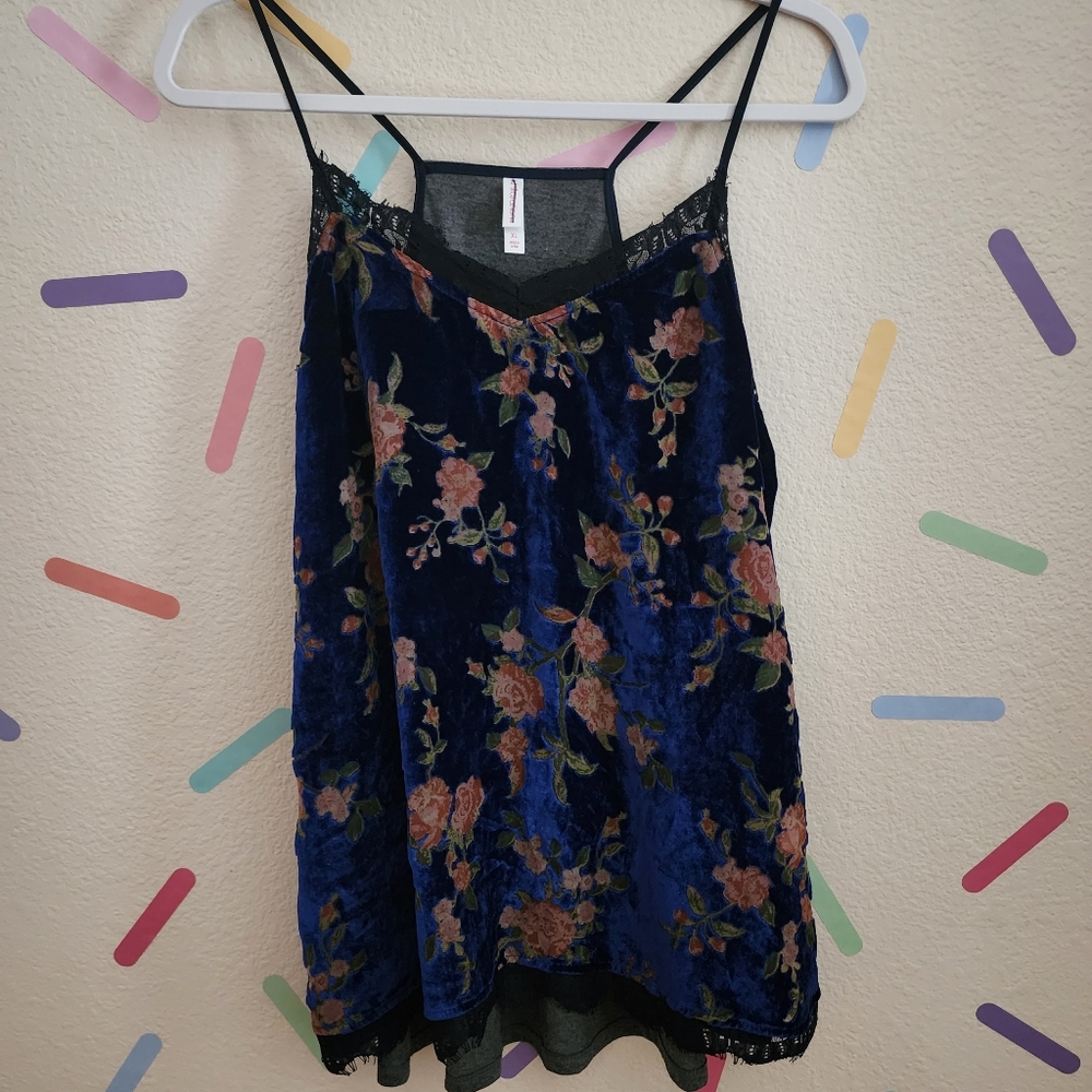 Velvet and lace floral tank top Size XL